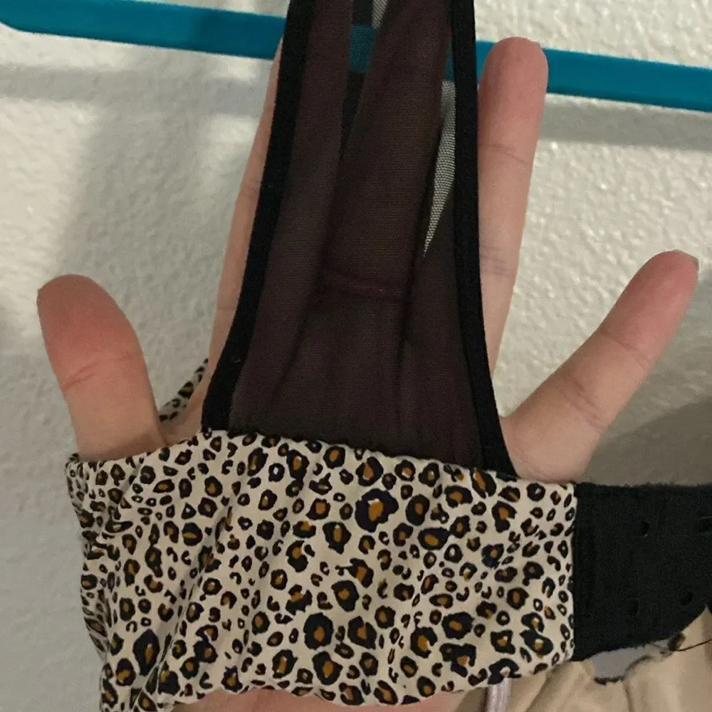 Victoria’s Secret- cheetah print uplift semi Demi bra- Size 34D